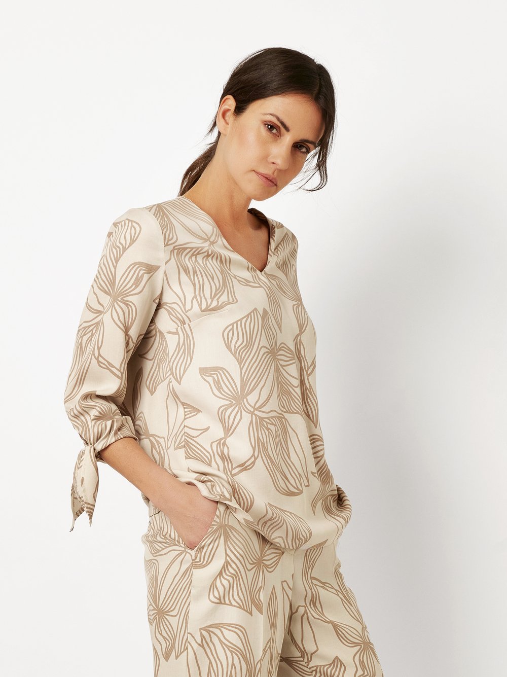 Shirt blouse with flower print | Style »Anna« beige/brown